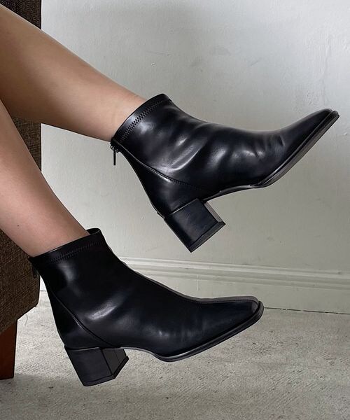 PAGEBOY（ページボーイ）の「ストレッチスクエアブーツ（シューズ・レディース・オフホワイト05/ブラック09・M(23.5cm)/L(24.5cm)）」の2枚目の写真