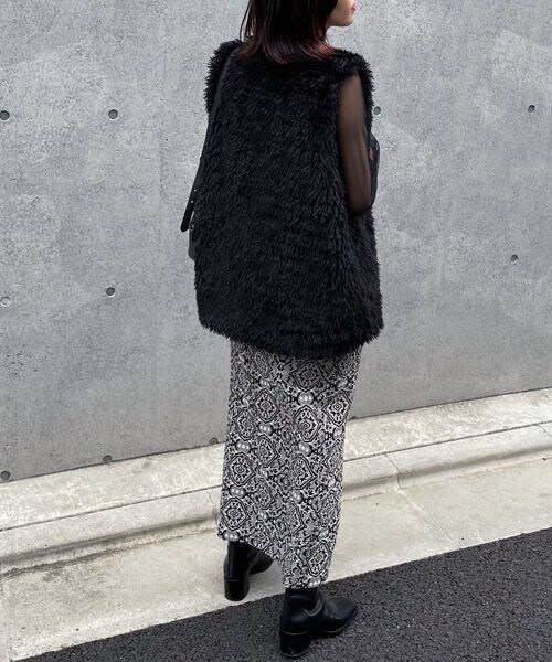 PAGEBOY(ページボーイ)の「カーリーファーベスト(ジャケット/アウター・レディース・オフホワイト05/ブラック09/グレージュ12・F)」の16枚目の写真