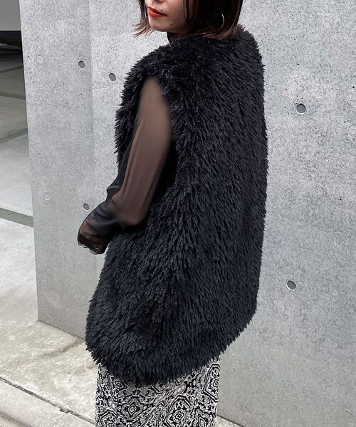 PAGEBOY(ページボーイ)の「カーリーファーベスト(ジャケット/アウター・レディース・オフホワイト05/ブラック09/グレージュ12・F)」の13枚目の写真