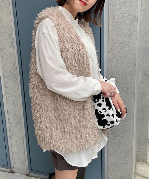 PAGEBOY(ページボーイ)の「カーリーファーベスト(ジャケット/アウター・レディース・オフホワイト05/ブラック09/グレージュ12・F)」の19枚目の写真