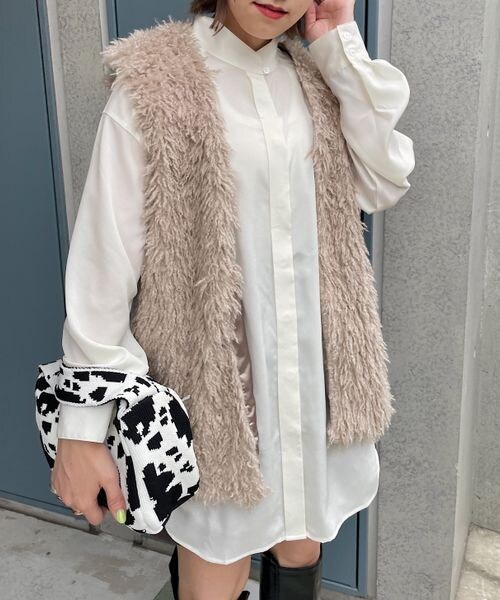 PAGEBOY(ページボーイ)の「カーリーファーベスト(ジャケット/アウター・レディース・オフホワイト05/ブラック09/グレージュ12・F)」の17枚目の写真