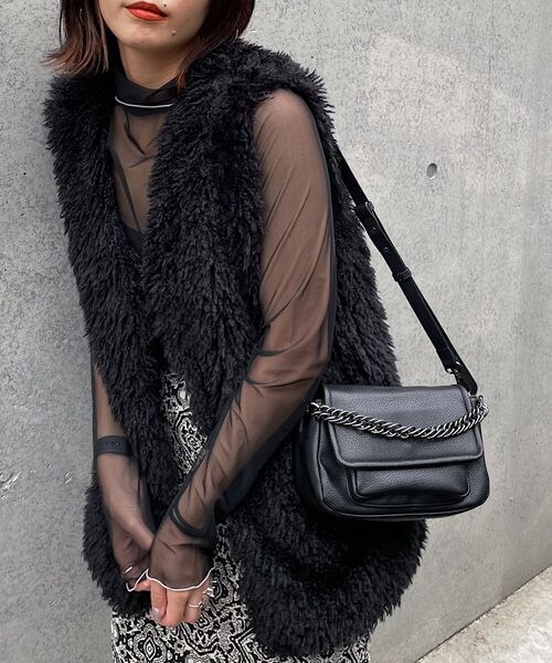 PAGEBOY(ページボーイ)の「カーリーファーベスト(ジャケット/アウター・レディース・オフホワイト05/ブラック09/グレージュ12・F)」の2枚目の写真