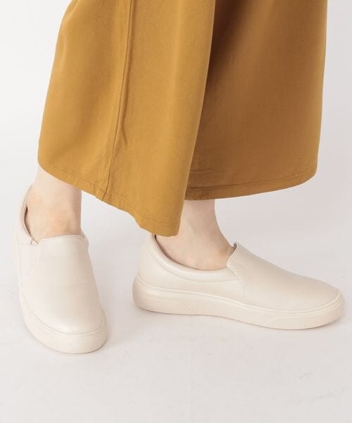 studio CLIP（スタディオクリップ）の「ラクラクスリッポンスニーカー（シューズ・レディース・グレージュ12/ブラック19/ブラウン50/アイボリー52・M/L/LL(WEB限定)）」の4枚目の写真