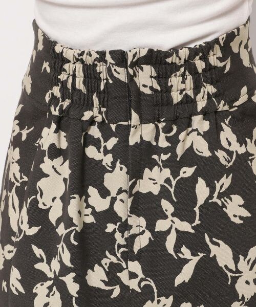 GLOBAL WORK（グローバルワーク）の「ジャガードマーメイドスカート（スカート・レディース・ブラック/花柄09/ブラウン/幾何柄58・FREE）」の20枚目の写真