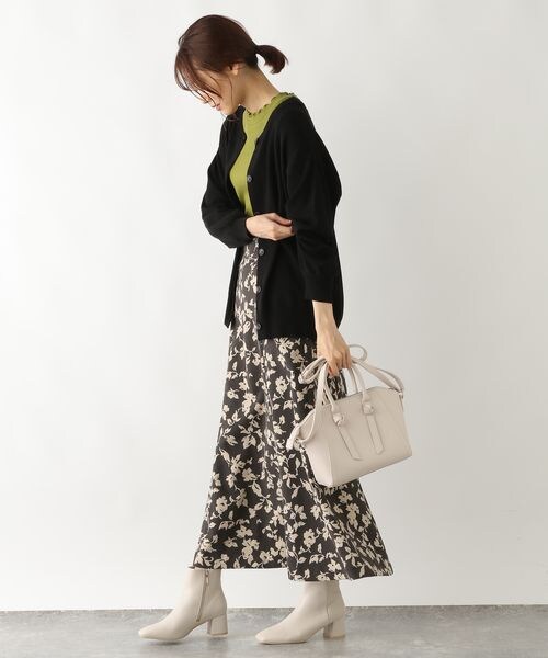 GLOBAL WORK（グローバルワーク）の「ジャガードマーメイドスカート（スカート・レディース・ブラック/花柄09/ブラウン/幾何柄58・FREE）」の4枚目の写真