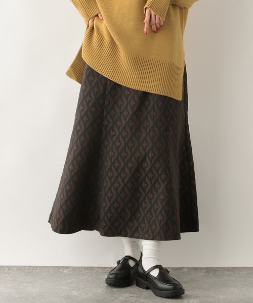 GLOBAL WORK（グローバルワーク）の「ジャガードマーメイドスカート（スカート・レディース・ブラック/花柄09/ブラウン/幾何柄58・FREE）」の2枚目の写真