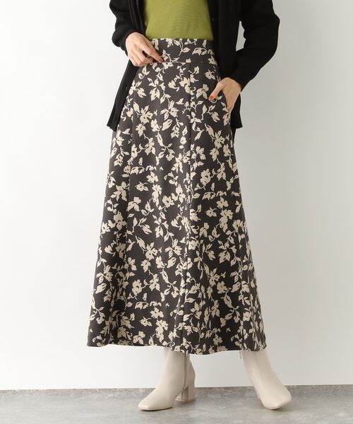 GLOBAL WORK（グローバルワーク）の「ジャガードマーメイドスカート（スカート・レディース・ブラック/花柄09/ブラウン/幾何柄58・FREE）」の6枚目の写真