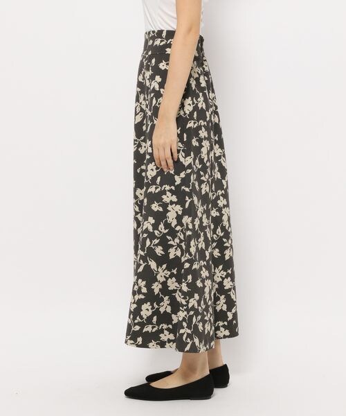 GLOBAL WORK（グローバルワーク）の「ジャガードマーメイドスカート（スカート・レディース・ブラック/花柄09/ブラウン/幾何柄58・FREE）」の15枚目の写真