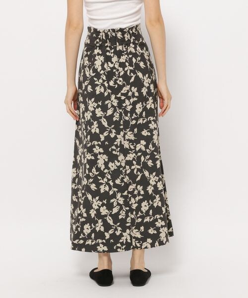 GLOBAL WORK（グローバルワーク）の「ジャガードマーメイドスカート（スカート・レディース・ブラック/花柄09/ブラウン/幾何柄58・FREE）」の16枚目の写真