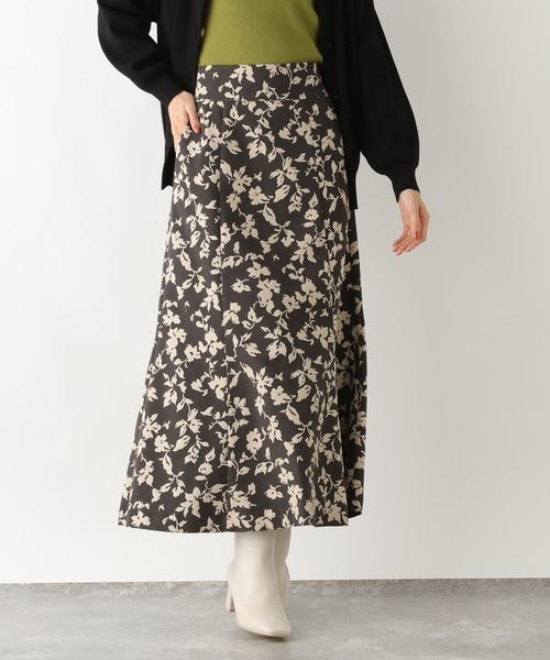 GLOBAL WORK（グローバルワーク）の「ジャガードマーメイドスカート（スカート・レディース・ブラック/花柄09/ブラウン/幾何柄58・FREE）」の8枚目の写真