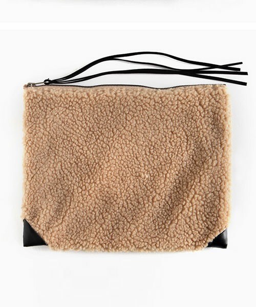 DHOLIC(ディーホリック)の「*MONOMORI-モノモリ-/AW*フェイクファークラッチバッグ(クラッチバッグ・レディース・アイボリー/ベージュ/ブラック・one)」の3枚目の写真