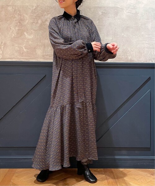 IENA(イエナ)の「IENA LA BOUCLE ビットプリント ワンピース(その他・グレーA/フリー)」の22枚目の写真