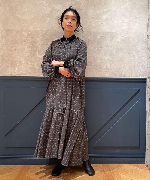 IENA(イエナ)の「IENA LA BOUCLE ビットプリント ワンピース(その他・グレーA/フリー)」の21枚目の写真
