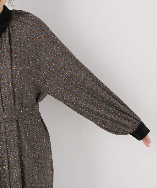 IENA(イエナ)の「IENA LA BOUCLE ビットプリント ワンピース(その他・グレーA/フリー)」の8枚目の写真