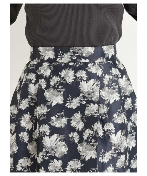 Te chichi（テチチ）の「フラワージャカードリバーシブルスカート（スカート・ブラック/ネイビー・S/M）」の19枚目の写真
