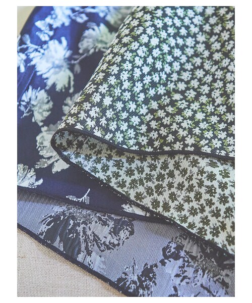 Te chichi（テチチ）の「フラワージャカードリバーシブルスカート（スカート・ブラック/ネイビー・S/M）」の7枚目の写真