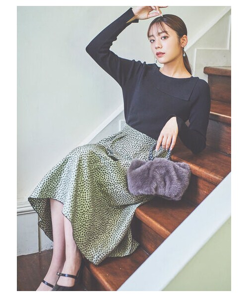 Te chichi（テチチ）の「フラワージャカードリバーシブルスカート（スカート・ブラック/ネイビー・S/M）」の2枚目の写真