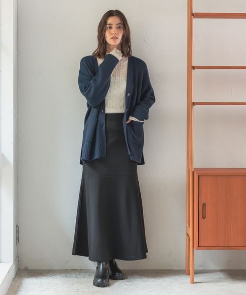 LEPSIM(レプシィム)の「7ゲージ満たされニットVネックカーディガン(トップス・レディース・キナリ08/キャメル54(WEB限定)/グリーン73/ネイビー88/ラベンダー91・FREE SIZE)」の15枚目の写真