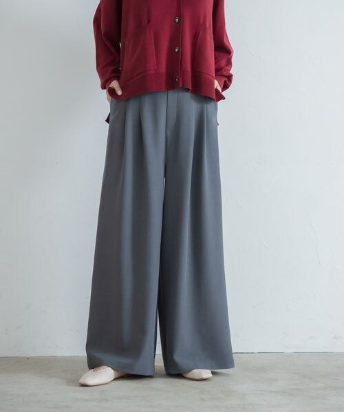 LEPSIM（レプシィム）の「タックワイドパンツ（パンツ・レディース・ブラック09/グレー15/ブラウン55/ブルー83・FREE SIZE）」の2枚目の写真