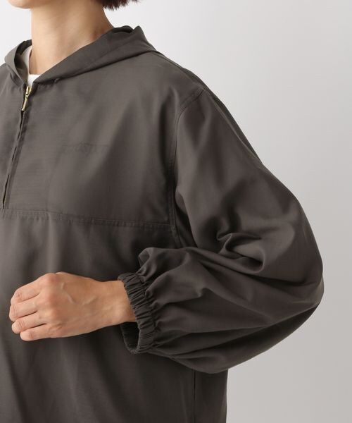 LEPSIM(レプシィム)の「アノラックジッププルオーバー(トップス・レディース・グレージュ13/チャコール19・FREE SIZE)」の11枚目の写真