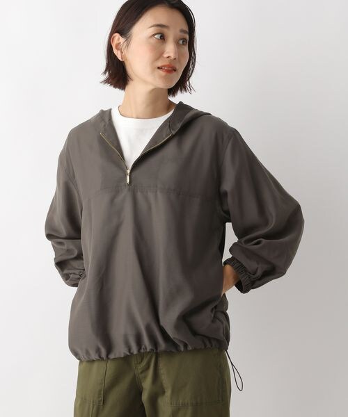 LEPSIM(レプシィム)の「アノラックジッププルオーバー(トップス・レディース・グレージュ13/チャコール19・FREE SIZE)」の2枚目の写真