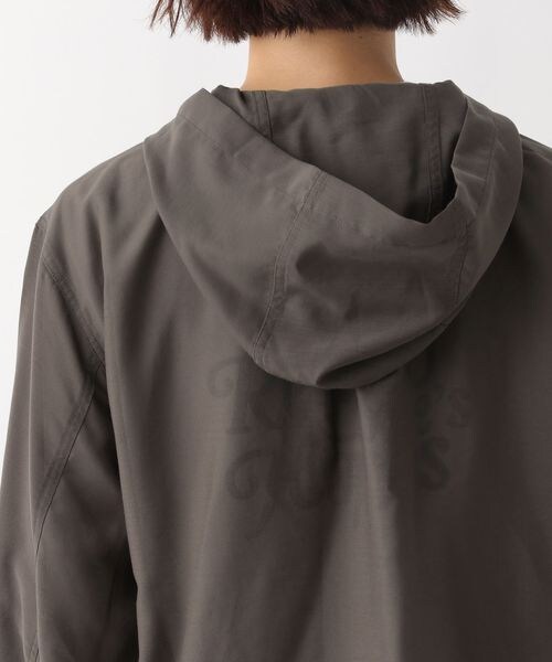 LEPSIM(レプシィム)の「アノラックジッププルオーバー(トップス・レディース・グレージュ13/チャコール19・FREE SIZE)」の15枚目の写真