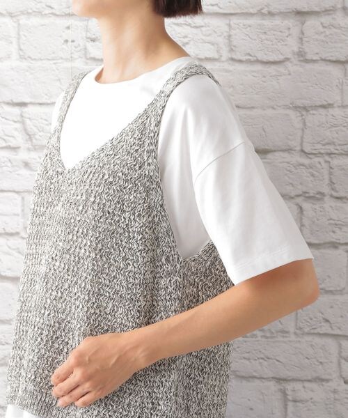 LEPSIM（レプシィム）の「5ゲージニットタンク（トップス・レディース・オフ×ブラック13/モカ×ベージュ52・FREE SIZE）」の9枚目の写真