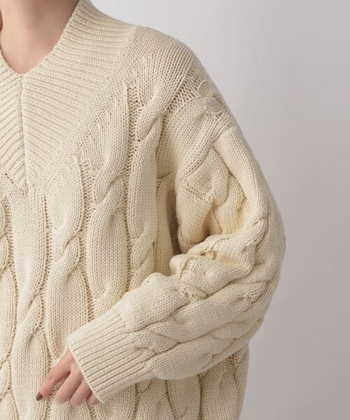 LOWRYS FARM(ローリーズファーム)の「ケーブルアサVニット(トップス・レディース・オフホワイト08/グリーン75/ブルー85・フリーサイズ)」の16枚目の写真