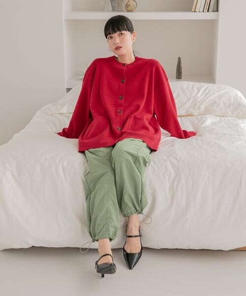 LOWRYS FARM(ローリーズファーム)の「ポケ付きBIGクルーカーディガン(トップス・レディース・アイボリー08/ブラック09/レッド35/パープル95・フリーサイズ)」の11枚目の写真