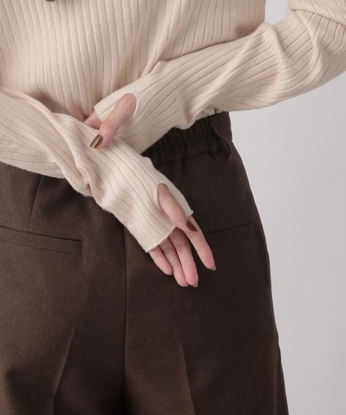 LOWRYS FARM（ローリーズファーム）の「マシンウォッシャブルハイネックロングスリーブ（トップス・レディース・オフ05/ブラック09/ピンク22/パープル95・フリーサイズ）」の12枚目の写真