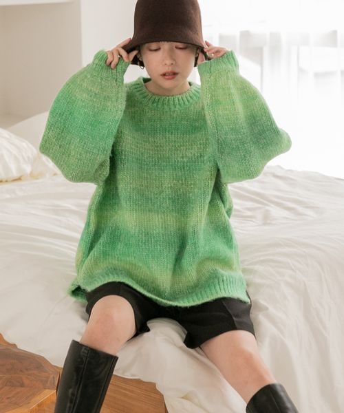 LOWRYS FARM（ローリーズファーム）の「グラデーションニット（トップス・レディース・アイボリー08/ピンク22/イエロー62/グリーン72・ショート丈/ロング丈）」の4枚目の写真