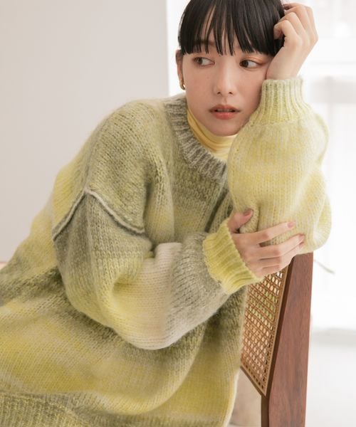 LOWRYS FARM（ローリーズファーム）の「グラデーションニット（トップス・レディース・アイボリー08/ピンク22/イエロー62/グリーン72・ショート丈/ロング丈）」の3枚目の写真