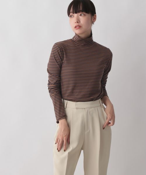 LOWRYS FARM（ローリーズファーム）の「ボーダータートル（トップス・レディース・オフホワイト05/ブラウン58/グリーン75・F）」の2枚目の写真