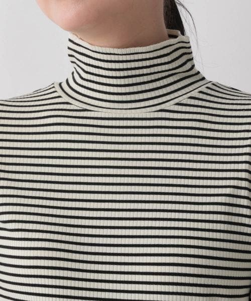 LOWRYS FARM（ローリーズファーム）の「ボーダータートル（トップス・レディース・オフホワイト05/ブラウン58/グリーン75・F）」の14枚目の写真