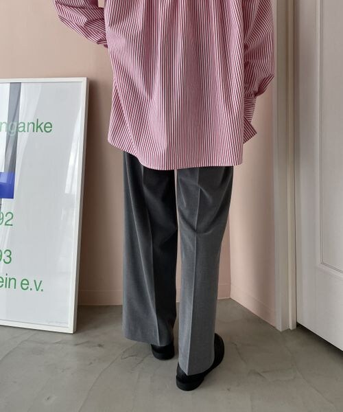 LOWRYS FARM（ローリーズファーム）の「ＴＲタックワイドパンツ（パンツ・レディース・ブラック09/グレー15・S/F）」の9枚目の写真