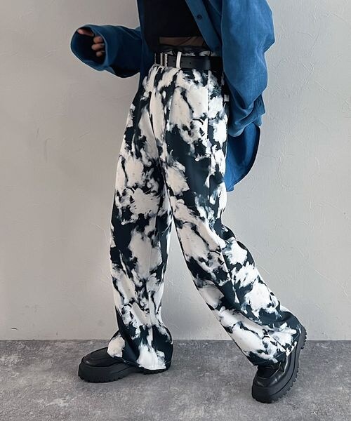 PAGEBOY（ページボーイ）の「ペイント柄パンツ（パンツ・レディース・ブラック09/パープル系92・F）」の3枚目の写真