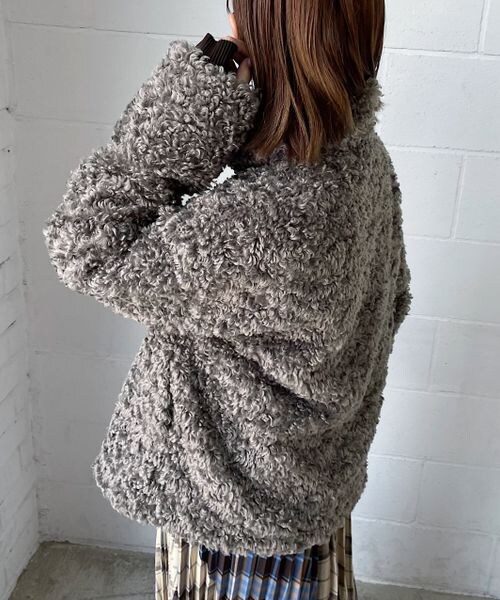 PAGEBOY（ページボーイ）の「カーリーボアブルゾン（ジャケット/アウター・レディース・オフホワイト05/ブラック09/チャコール18・F）」の19枚目の写真