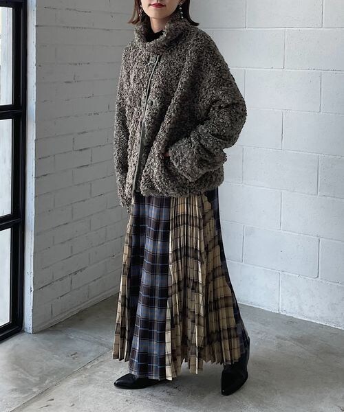 PAGEBOY（ページボーイ）の「カーリーボアブルゾン（ジャケット/アウター・レディース・オフホワイト05/ブラック09/チャコール18・F）」の21枚目の写真