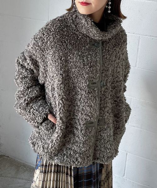 PAGEBOY（ページボーイ）の「カーリーボアブルゾン（ジャケット/アウター・レディース・オフホワイト05/ブラック09/チャコール18・F）」の3枚目の写真