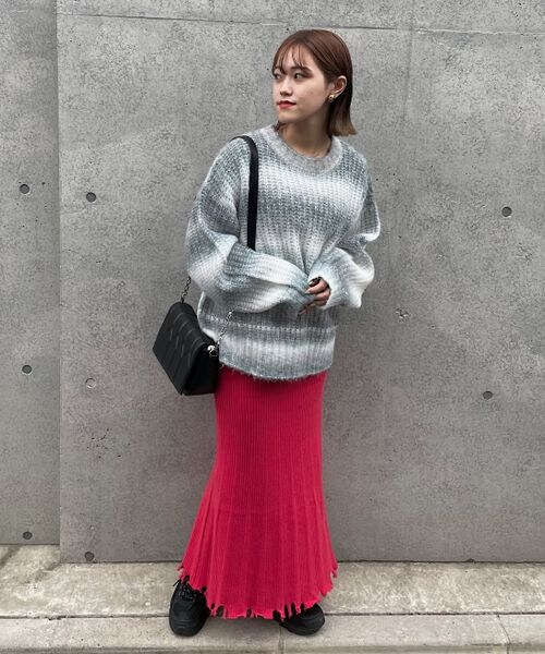 PAGEBOY（ページボーイ）の「グラデーションクルーニット（トップス・レディース・モノトーン10/グリーン系70/ブルー系80・F）」の8枚目の写真