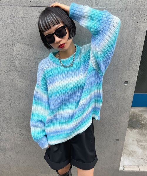 PAGEBOY（ページボーイ）の「グラデーションクルーニット（トップス・レディース・モノトーン10/グリーン系70/ブルー系80・F）」の13枚目の写真