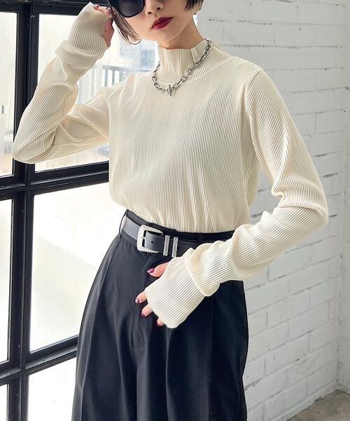 PAGEBOY（ページボーイ）の「リップルプリーツテレコタートル（トップス・レディース・オフホワイト05/ブラック09/オレンジ45/ダークブラウン58/ペールブルー89・F）」の6枚目の写真