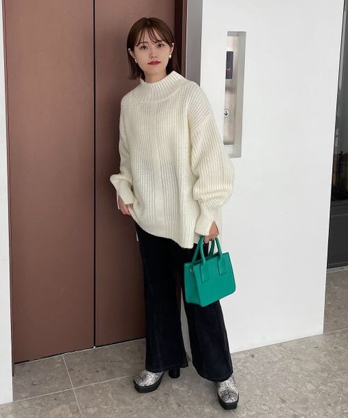 PAGEBOY（ページボーイ）の「アゼスリットタートルニット（トップス・レディース・オフホワイト05/ブラック09/オレンジ45/ベージュ55/ペールブルー89・F）」の6枚目の写真