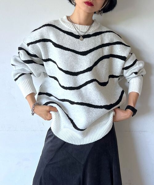 PAGEBOY（ページボーイ）の「バックオープンマーブル柄ニット（トップス・レディース・オフホワイト05/ブラック09/パープル95・F）」の6枚目の写真