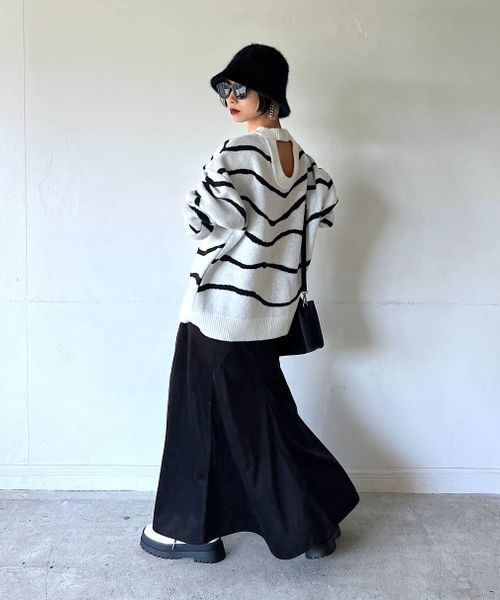 PAGEBOY（ページボーイ）の「バックオープンマーブル柄ニット（トップス・レディース・オフホワイト05/ブラック09/パープル95・F）」の8枚目の写真