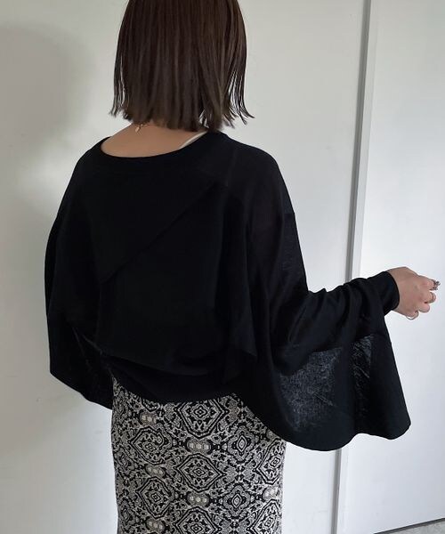 PAGEBOY（ページボーイ）の「シアーフレアニット（トップス・レディース・オフホワイト05/ブラック09/ピーコック84・F）」の11枚目の写真