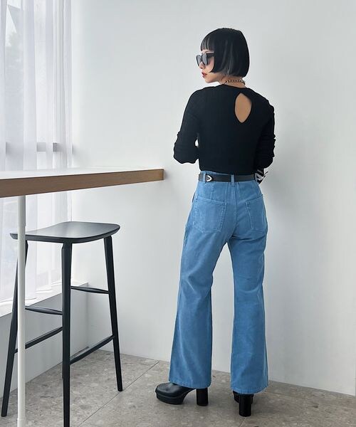 PAGEBOY（ページボーイ）の「コールテンフレアパンツ（パンツ・レディース・オフホワイト05/チャコール18/モーブ23/ブルー82・S/M/L）」の19枚目の写真