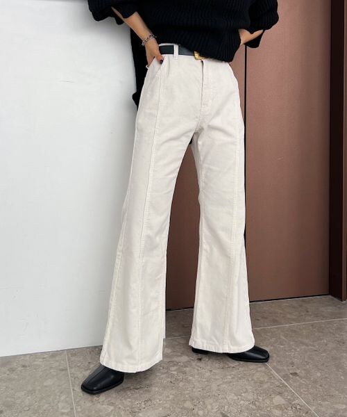 PAGEBOY（ページボーイ）の「コールテンフレアパンツ（パンツ・レディース・オフホワイト05/チャコール18/モーブ23/ブルー82・S/M/L）」の5枚目の写真