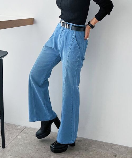 PAGEBOY（ページボーイ）の「コールテンフレアパンツ（パンツ・レディース・オフホワイト05/チャコール18/モーブ23/ブルー82・S/M/L）」の17枚目の写真