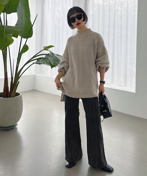 PAGEBOY（ページボーイ）の「コールテンフレアパンツ（パンツ・レディース・オフホワイト05/チャコール18/モーブ23/ブルー82・S/M/L）」の6枚目の写真